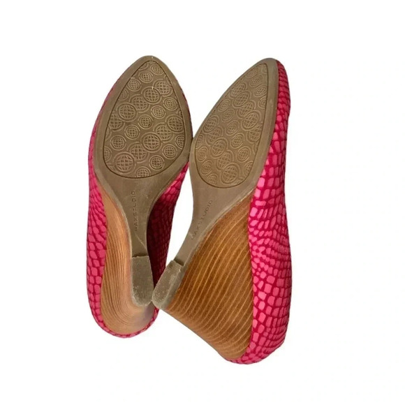 MAX STUDIO | Mecca Fuchsia Lizard Embossed Leather Wedge Pumps Size 8.5M - Picture 8 of 8